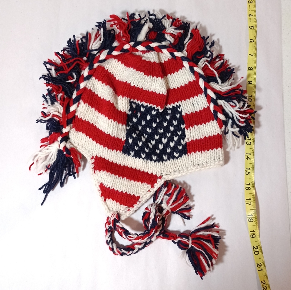D&Y 100% Wool Winter Hat USA American Flag Mohawk Fringe